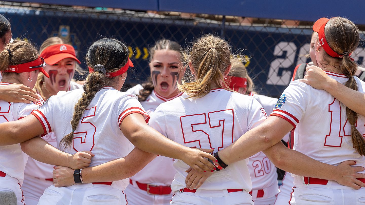 The Utah players got themselves psyched up for a game at the Women's College World Series.