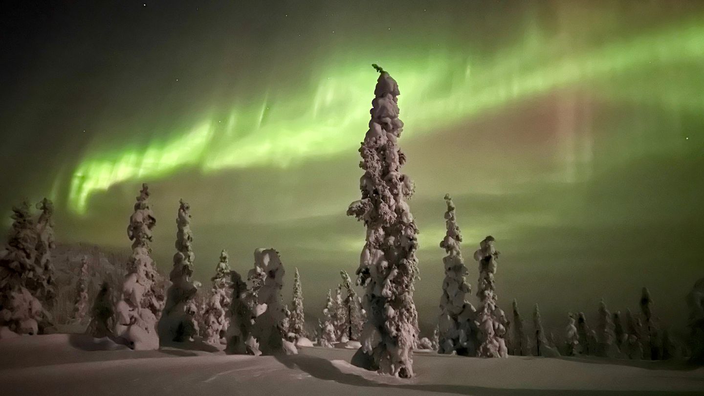 On the right night, the aurora borealis puts on a dazzling show from horizon to horizon.