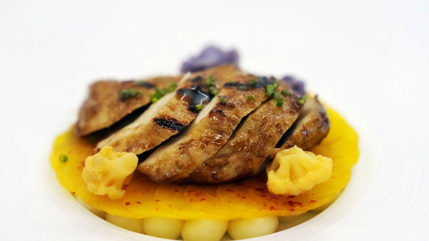 A prepared dish of Good Meat's cultivated chicken.